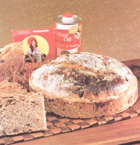 surdegsbröd recept amerikanskt russin- och valnötsbröd
